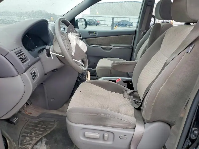 2010 TOYOTA SIENNA CE  