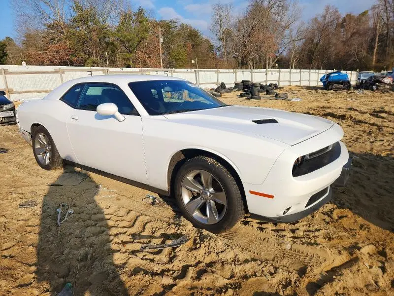 2022 DODGE CHALLENGER SXT  