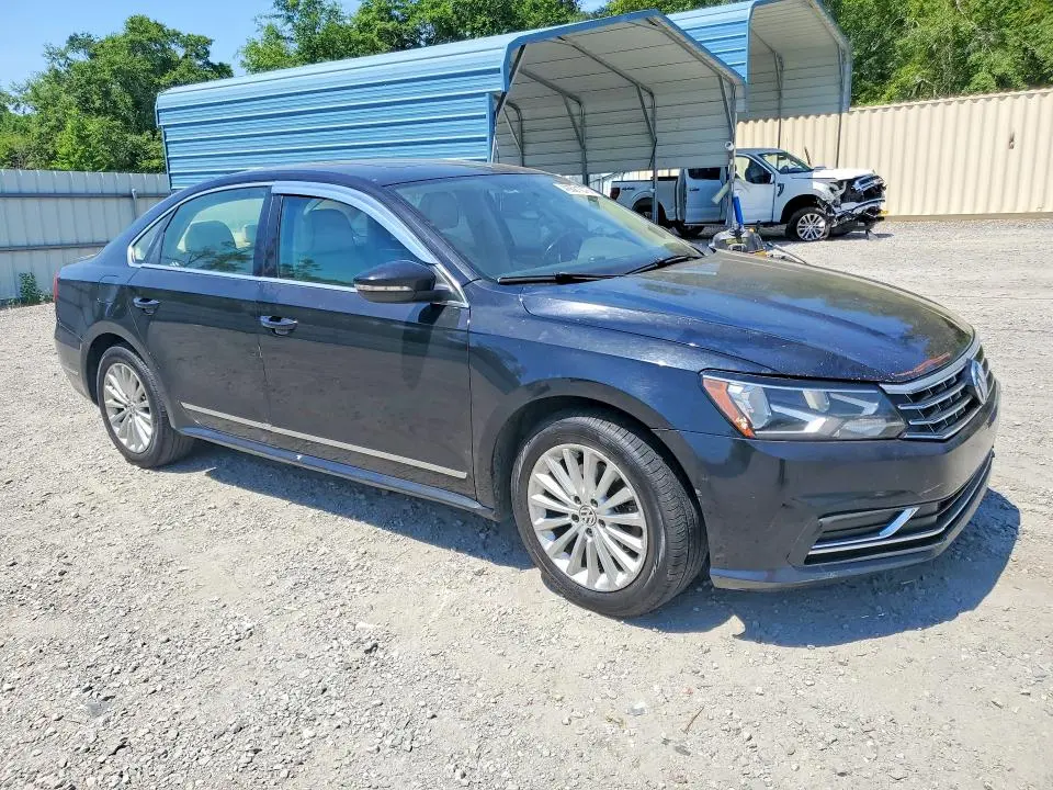 2017 VOLKSWAGEN PASSAT SE  