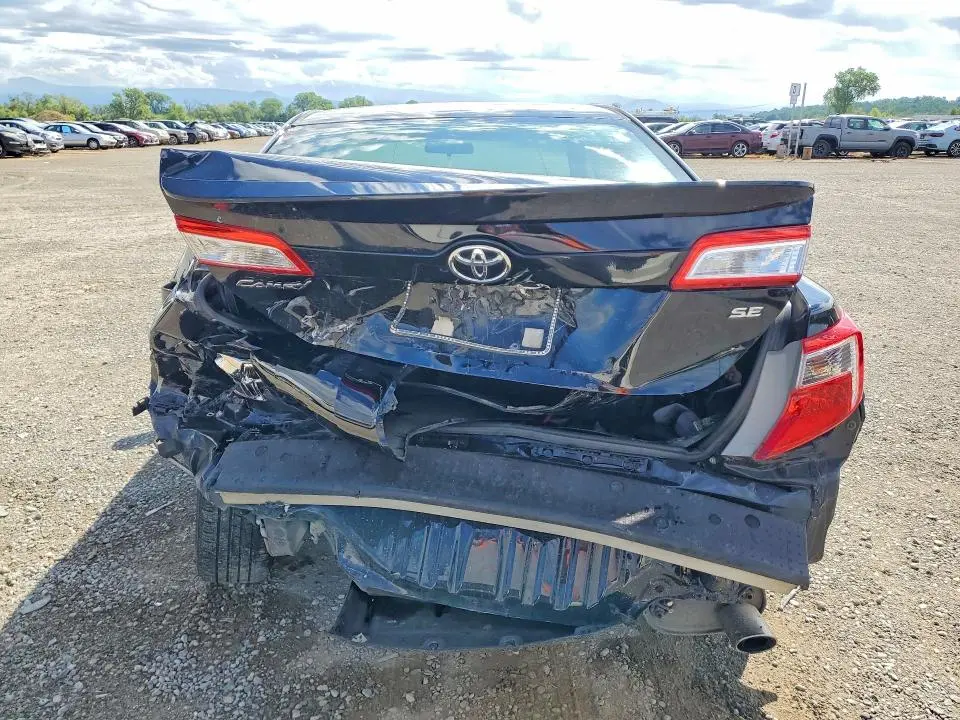 2014 TOYOTA CAMRY SE  