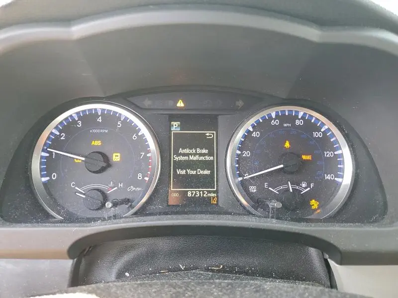 2018 TOYOTA HIGHLANDER LE  