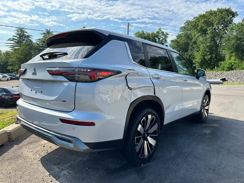 2025 MITSUBISHI OUTLANDER SE  