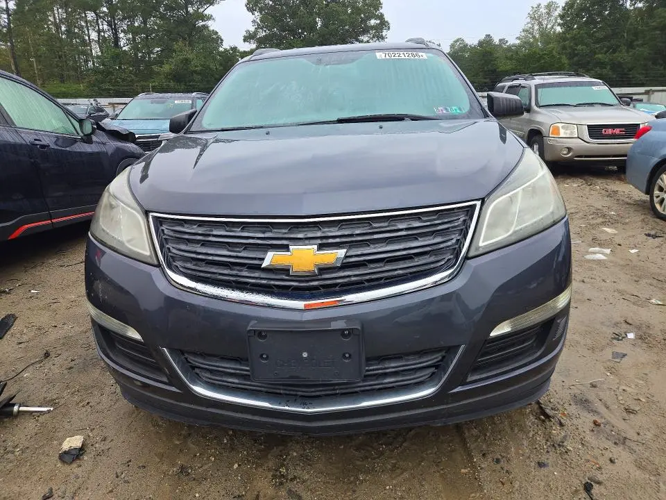 2014 CHEVROLET TRAVERSE LS  