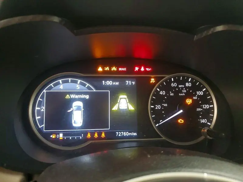 2022 NISSAN VERSA SV  