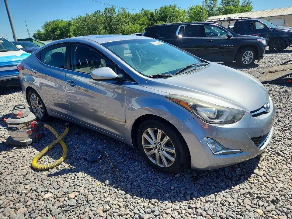 2015 HYUNDAI ELANTRA SE  