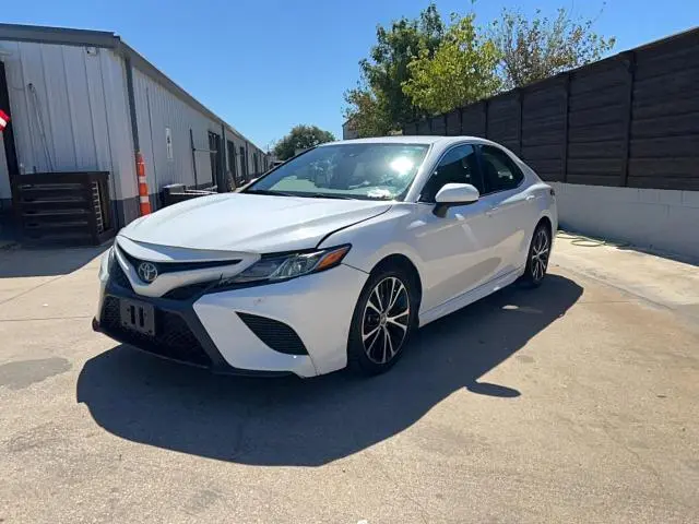 2018 TOYOTA CAMRY SE  
