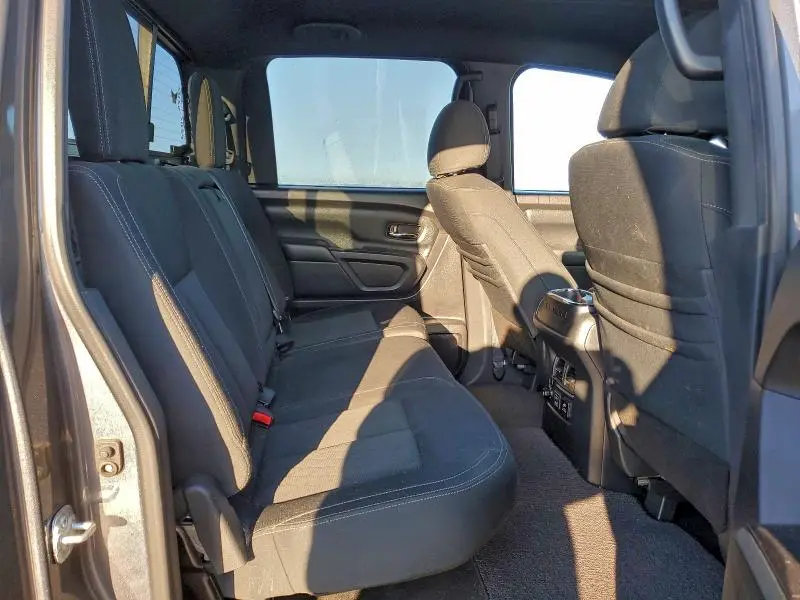 2019 NISSAN TITAN SV  