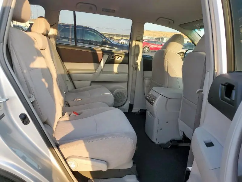 2013 TOYOTA HIGHLANDER BASE  