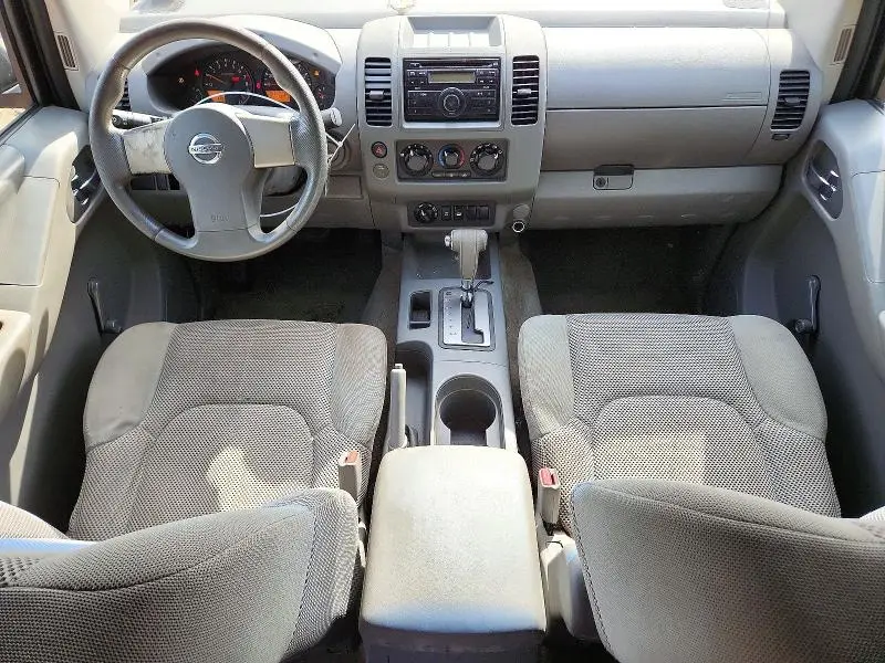 2011 NISSAN FRONTIER S  