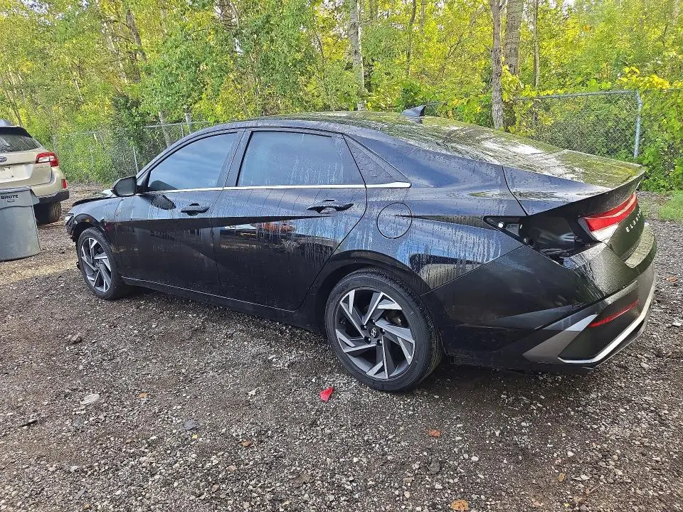 2024 HYUNDAI ELANTRA LUXURY  