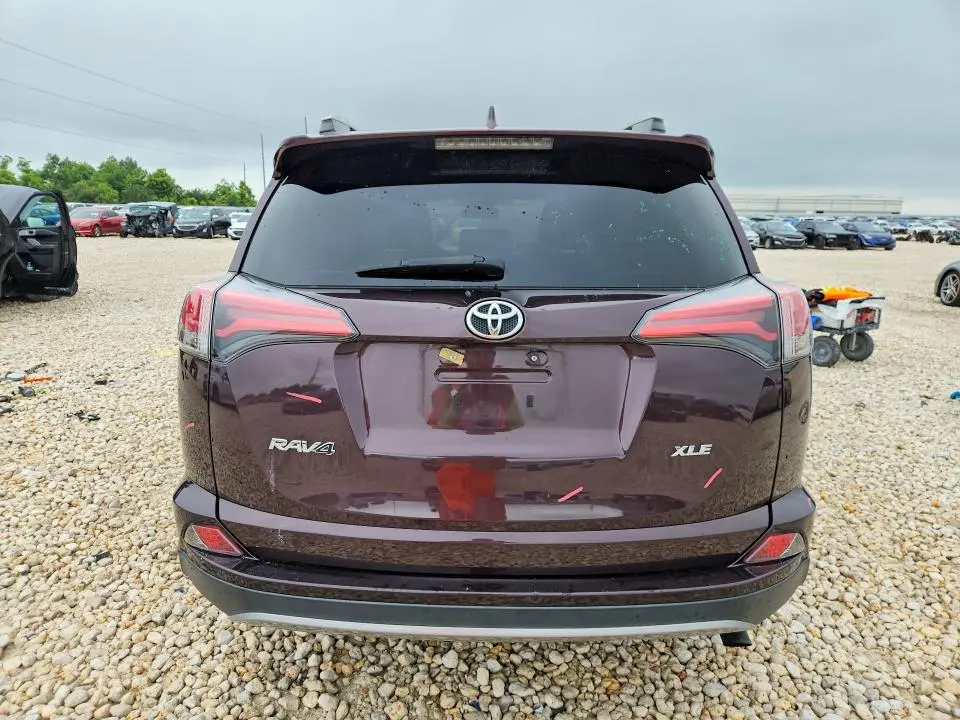 2018 TOYOTA RAV4 XLE  