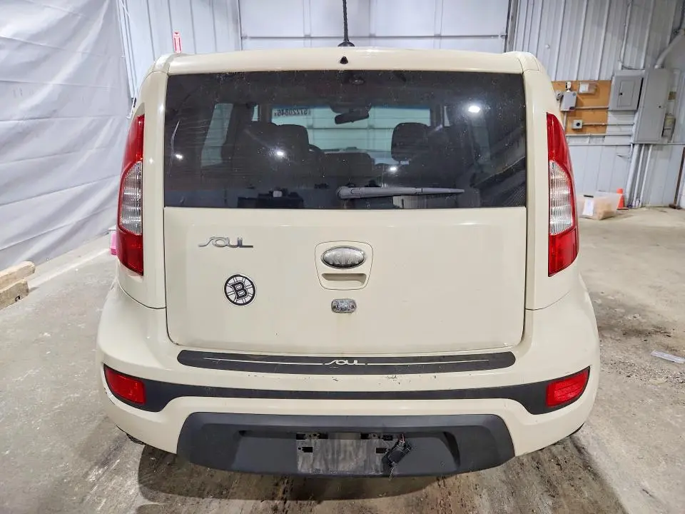 2013 KIA SOUL +  