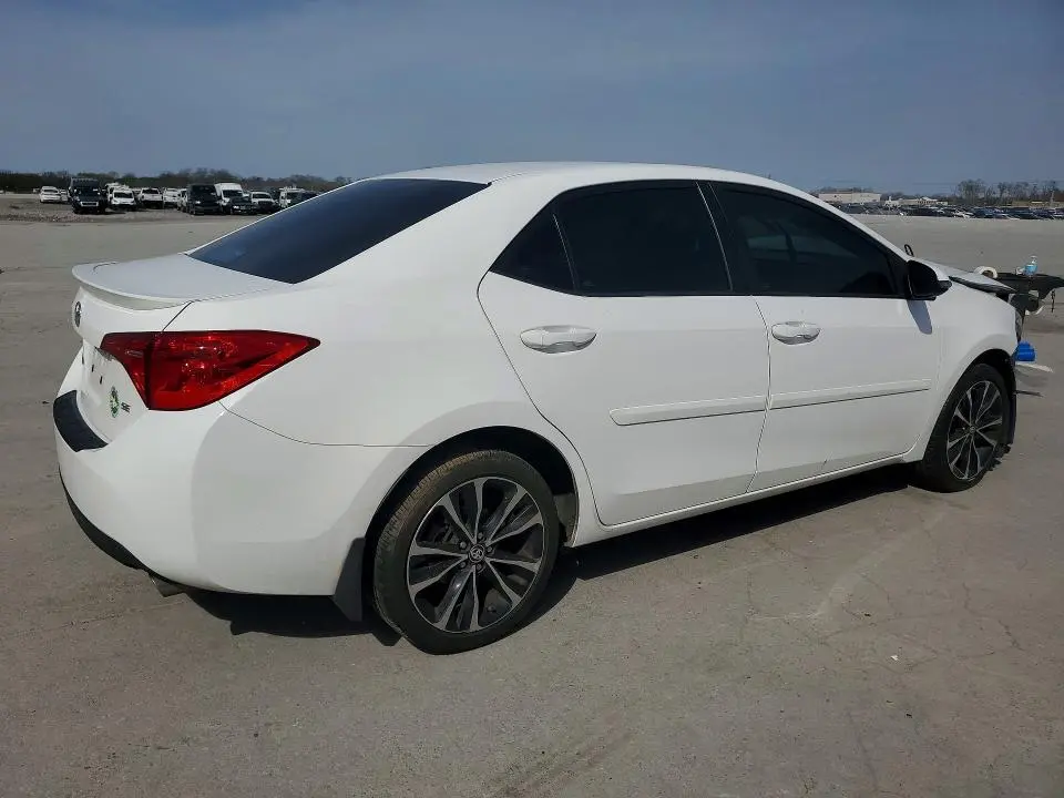 2019 TOYOTA COROLLA SE  