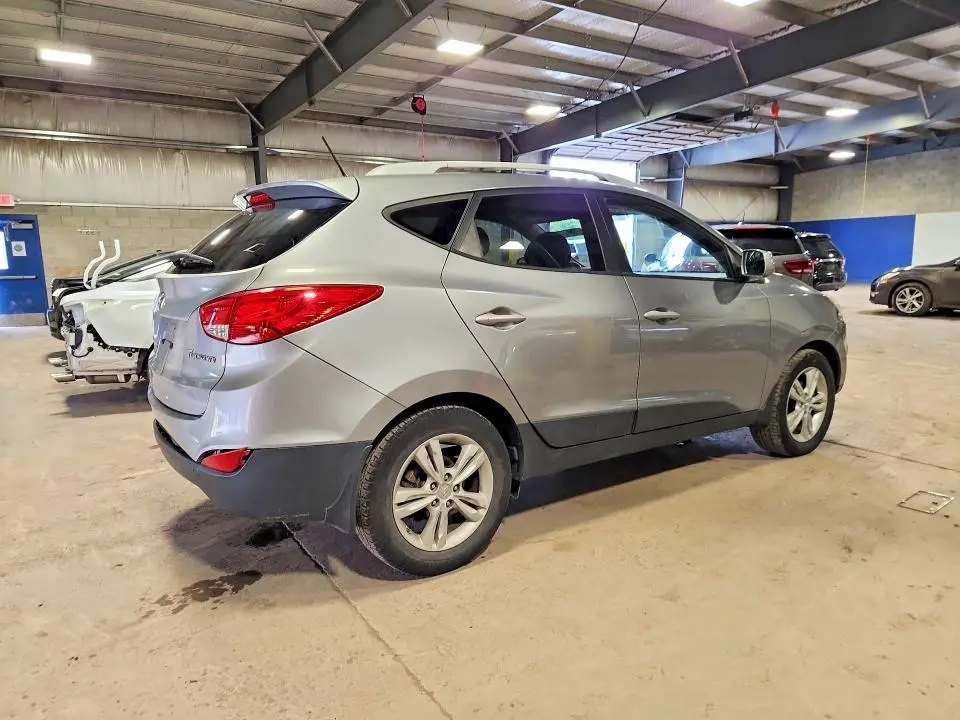 2010 HYUNDAI TUCSON GLS  