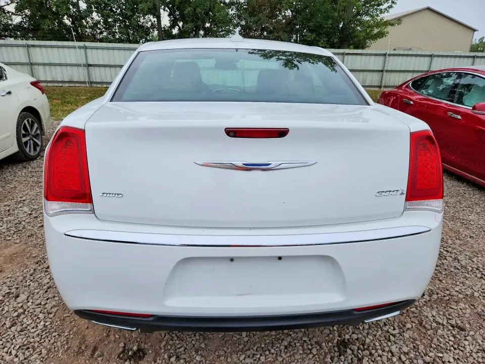 2018 CHRYSLER 300 LIMITED  