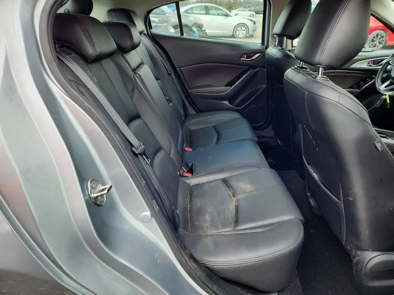 2018 MAZDA 3 TOURING  