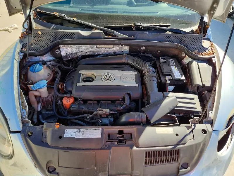 2013 VOLKSWAGEN BEETLE TURBO  