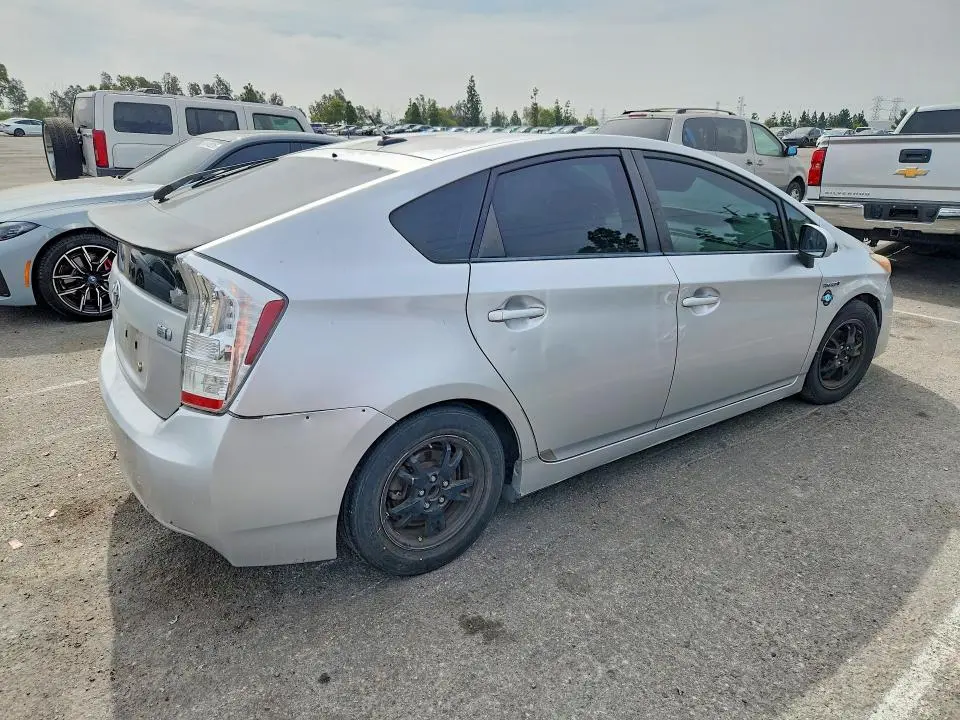 2011 TOYOTA PRIUS THREE  
