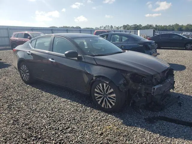 2024 NISSAN ALTIMA SV  