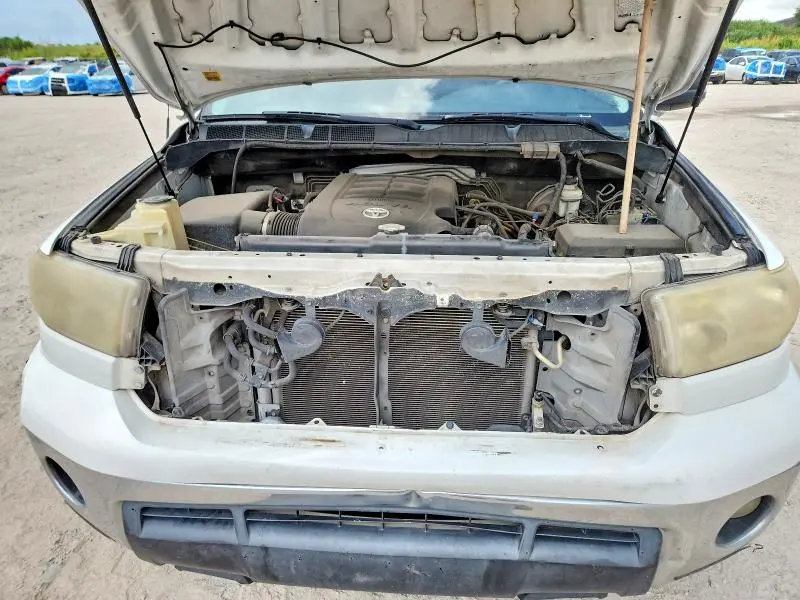 2011 TOYOTA TUNDRA CREWMAX SR5  