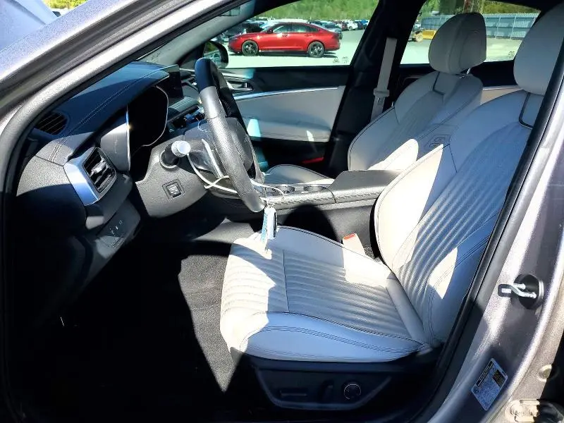 2025 GENESIS G70 2.5T SPORT PRESTIGE  