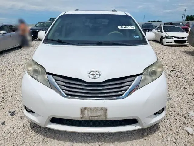 2013 TOYOTA SIENNA XLE  