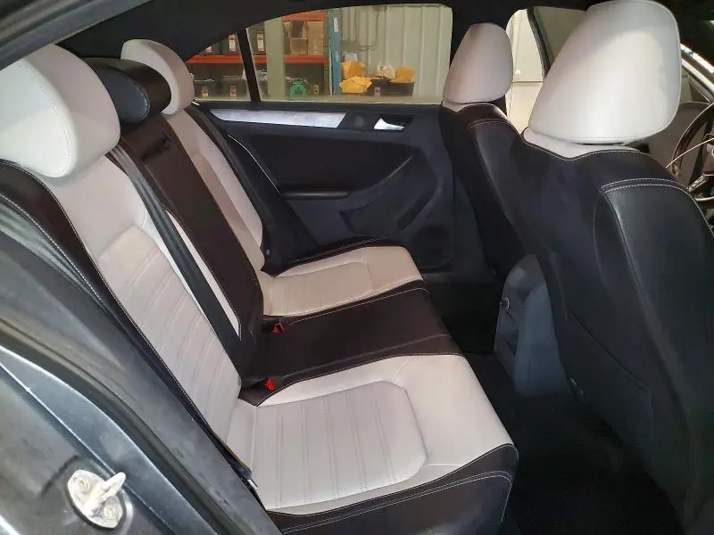 2016 VOLKSWAGEN JETTA SPORT  