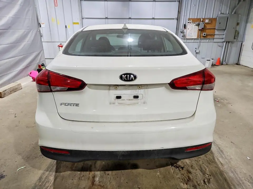 2018 KIA FORTE LX  