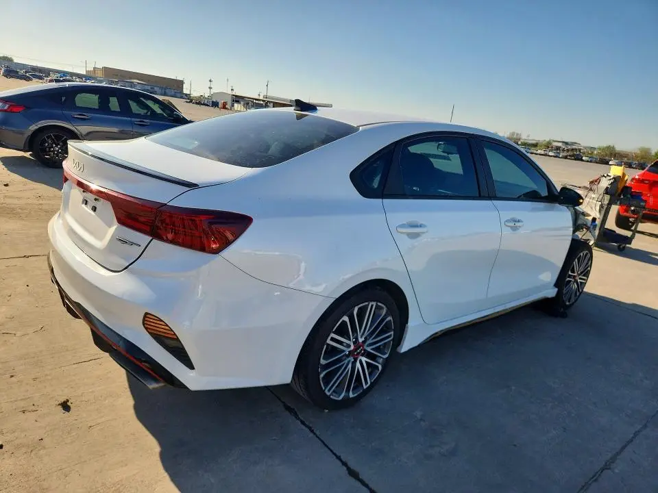 2023 KIA FORTE GT  