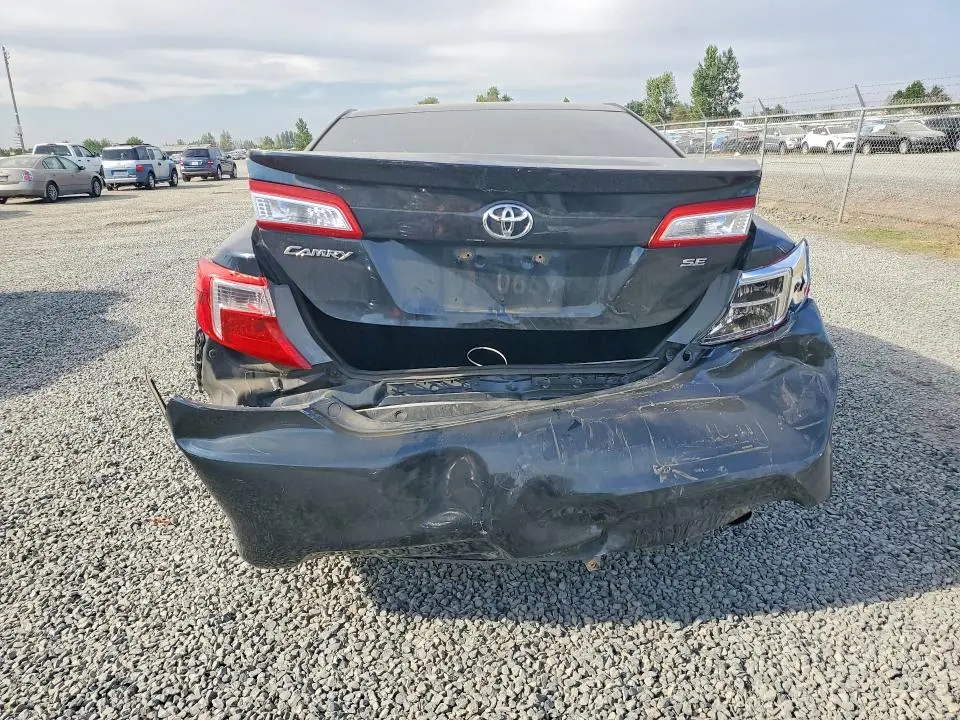 2013 TOYOTA CAMRY SE  