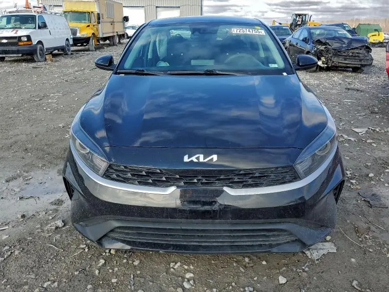2023 KIA FORTE LX  