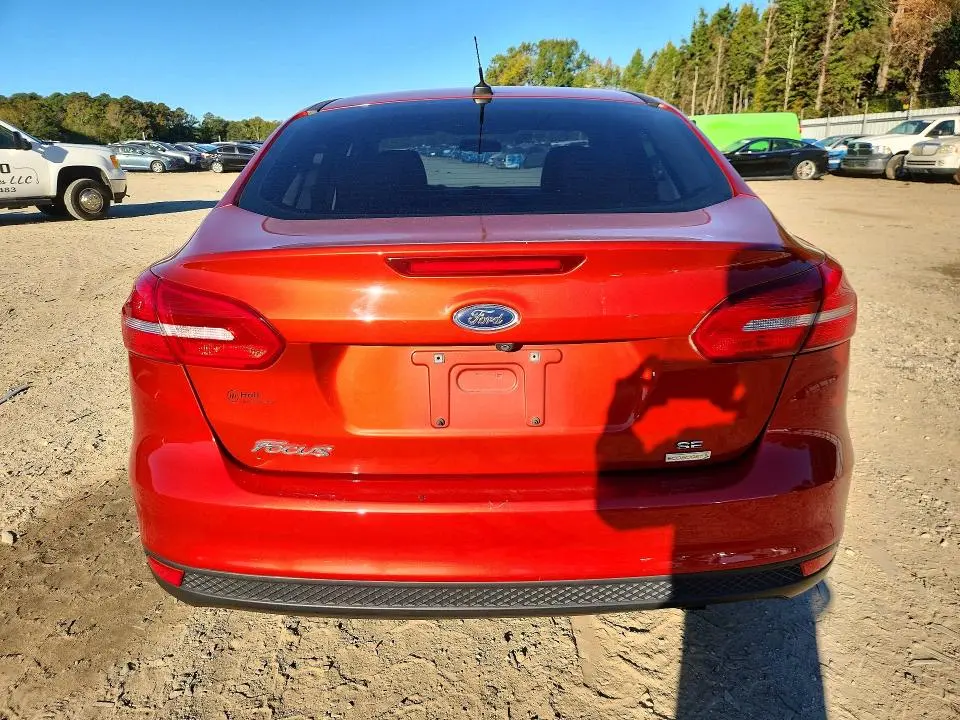 2018 FORD FOCUS SE  