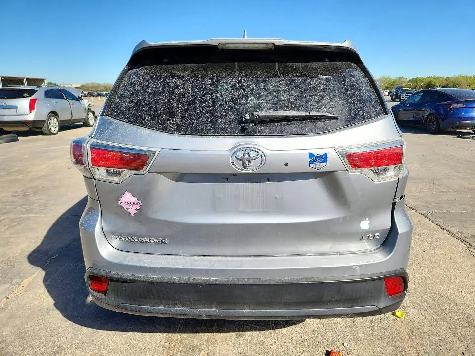 2015 TOYOTA HIGHLANDER XLE  