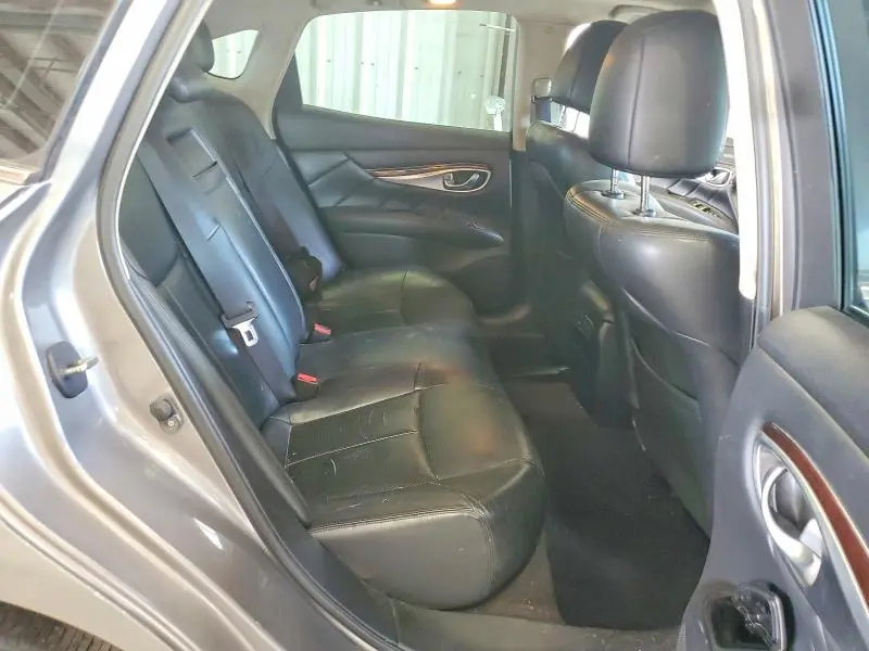 2011 INFINITI M37 X  