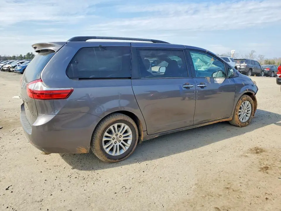 2015 TOYOTA SIENNA XLE PREMIUM 8-PASSENGER  