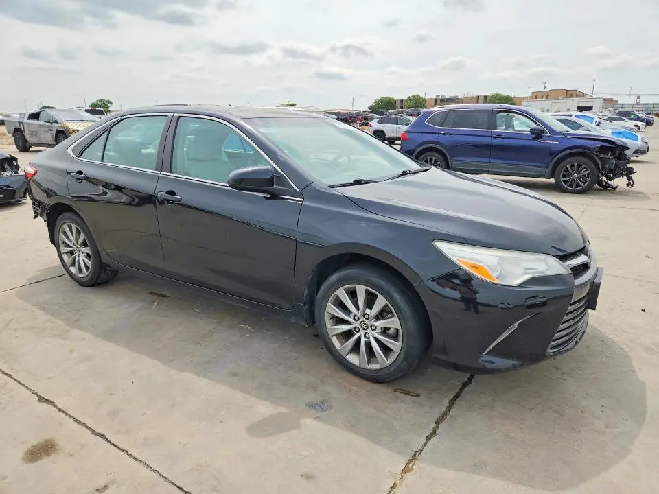 2016 TOYOTA CAMRY XLE  
