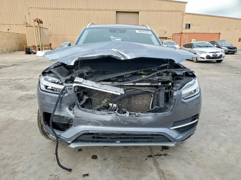 2017 VOLVO XC90 T6  