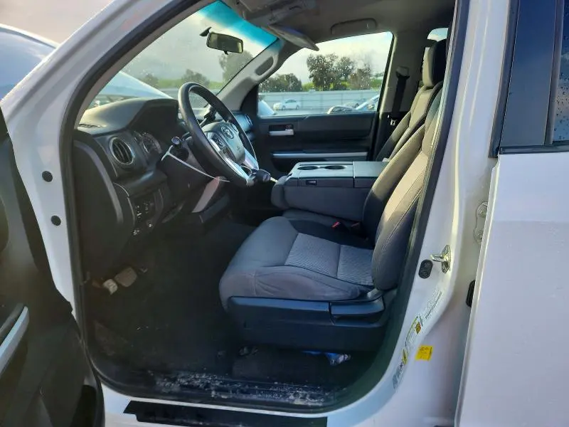 2016 TOYOTA TUNDRA CREWMAX SR5  