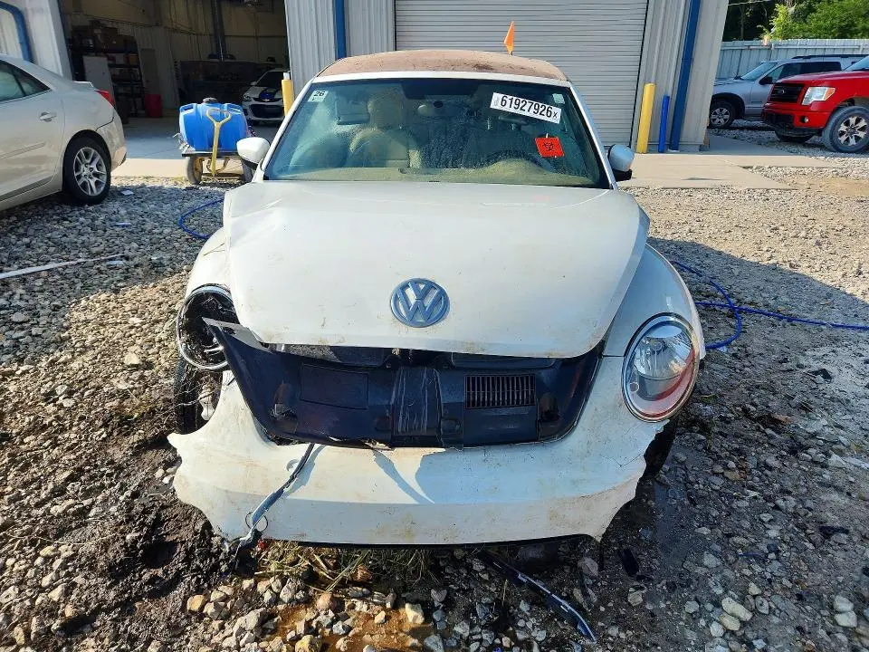 2019 VOLKSWAGEN BEETLE S  