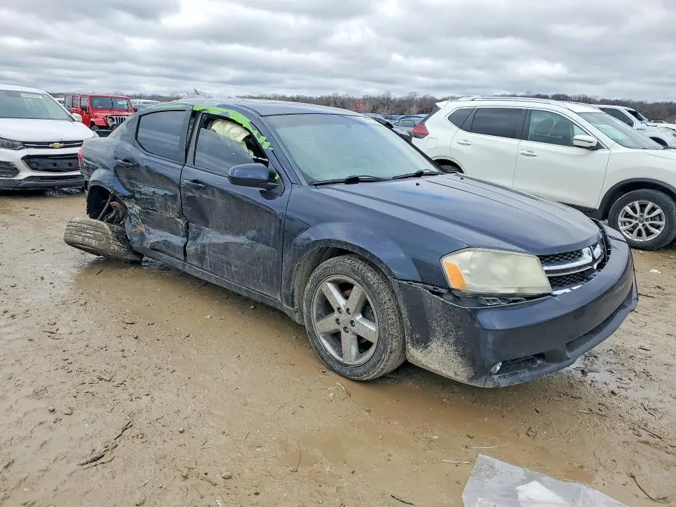2011 DODGE AVENGER LUX  
