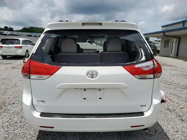 2011 TOYOTA SIENNA XLE  