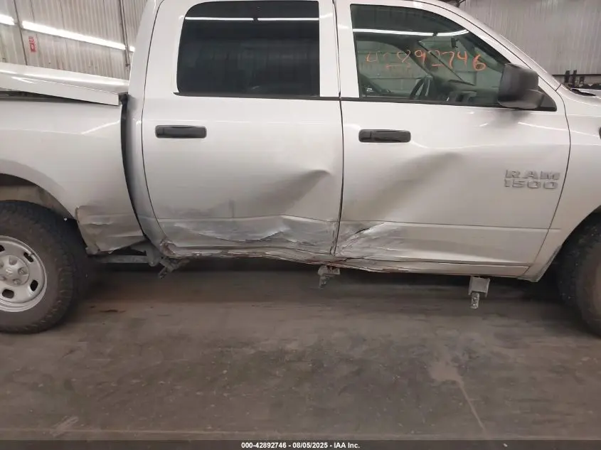 2017 RAM 1500 TRADESMAN  4X4 5'7 BOX