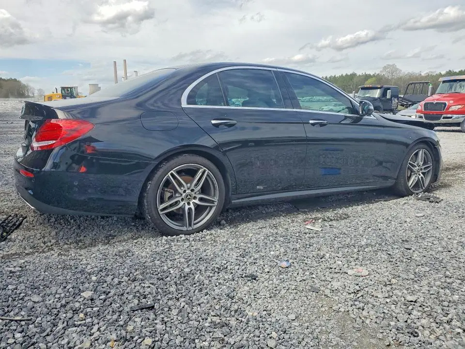 2019 MERCEDES-BENZ E 300  