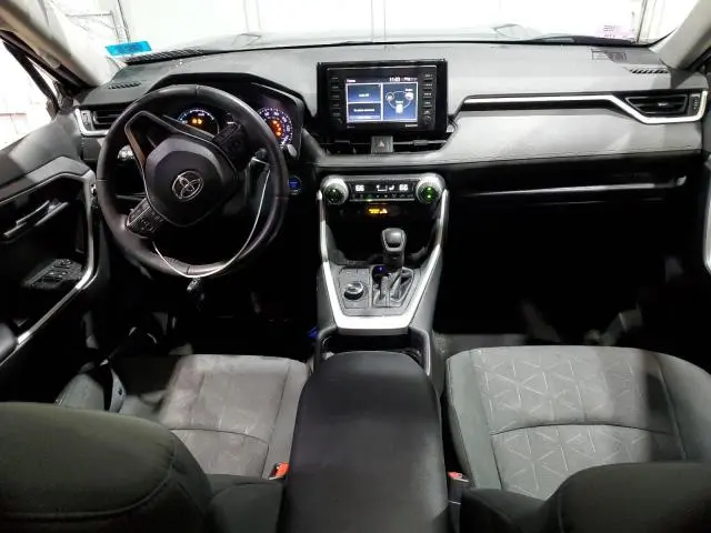 2020 TOYOTA RAV4 XLE  