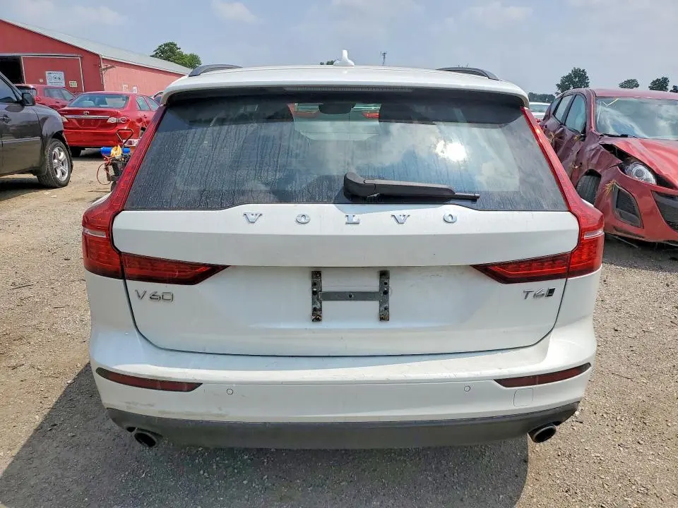 2019 VOLVO V60 T6 MOMENTUM  