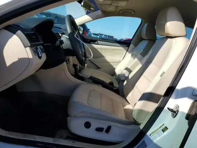 2013 VOLKSWAGEN PASSAT S  