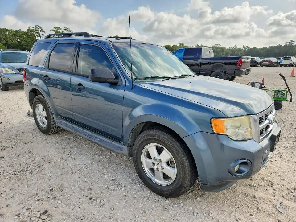 2011 FORD ESCAPE XLT  