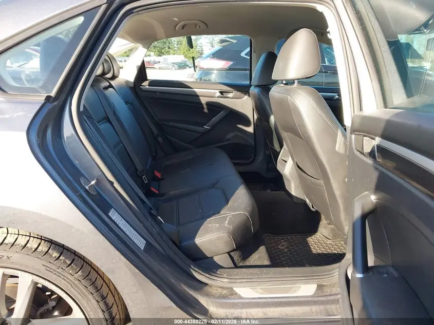 2018 VOLKSWAGEN PASSAT 2.0T R-LINE/2.0T S