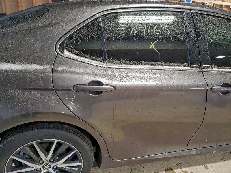 2022 TOYOTA CAMRY XLE  