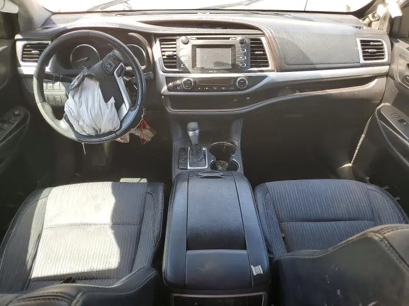 2015 TOYOTA HIGHLANDER LE PLUS  